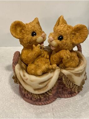 Vintage 1990s Hand Painted Mice in a Heart Shape Wicker Basket